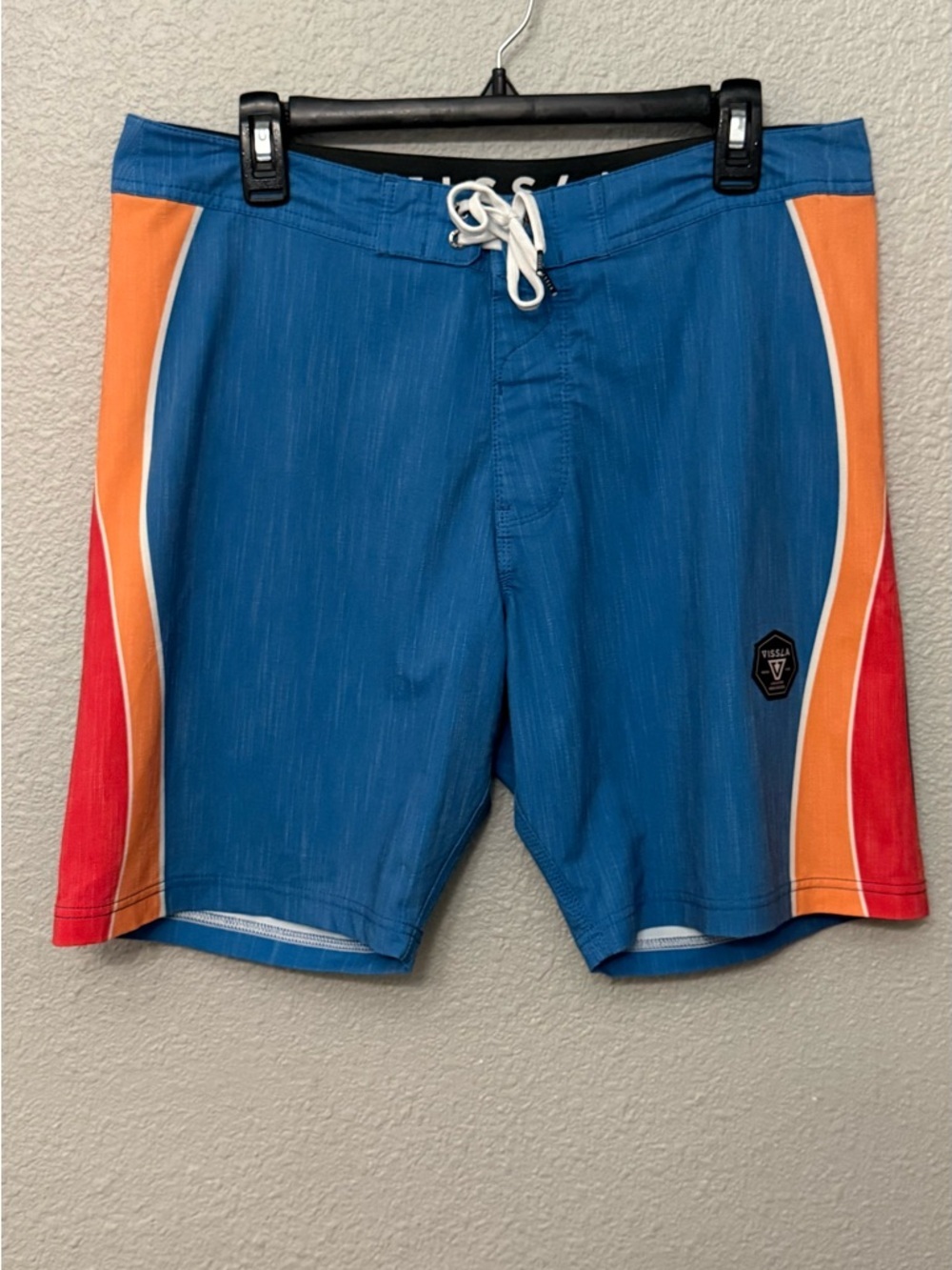 VISSLA Board Shorts size 33